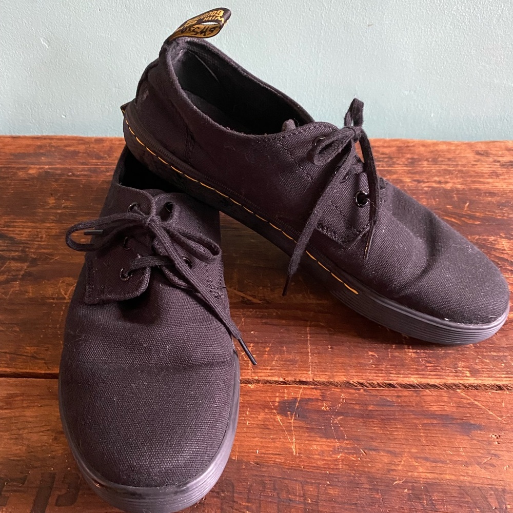 Dr. Martins women’s santanarita black sneakers